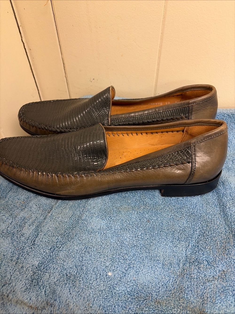GORGEOUS E.T WRIGHT " ITALY MADE LOAFERS 12
